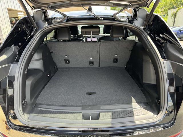 Photo of 2025 Diamond Black Crystal Pearlcoat Jeep Wagoneer S