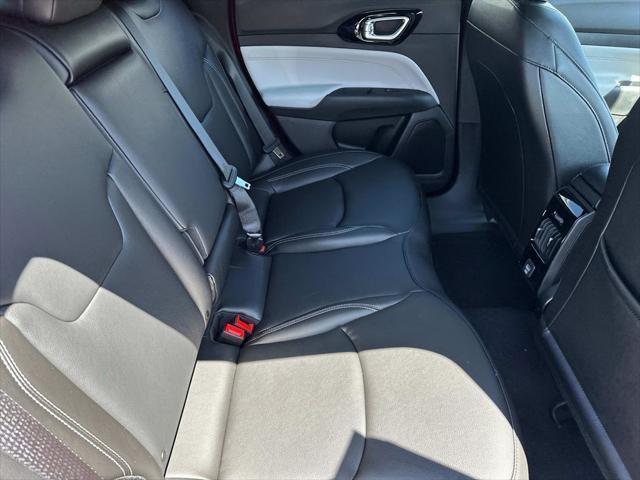 Photo of 2025 Red Hot Pearlcoat Jeep Compass