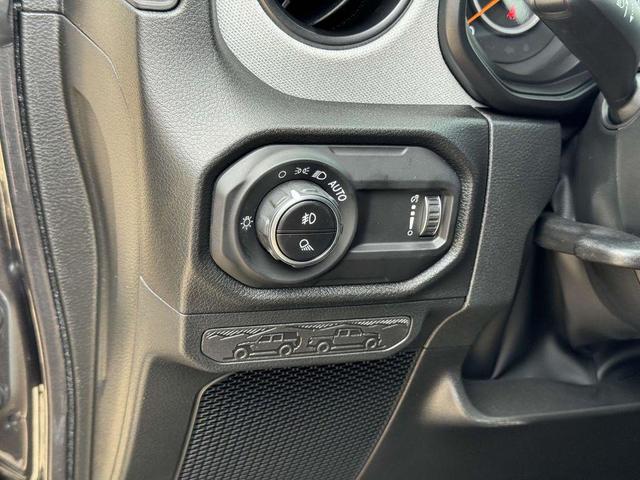 Photo of 2025 Granite Crystal Jeep Gladiator