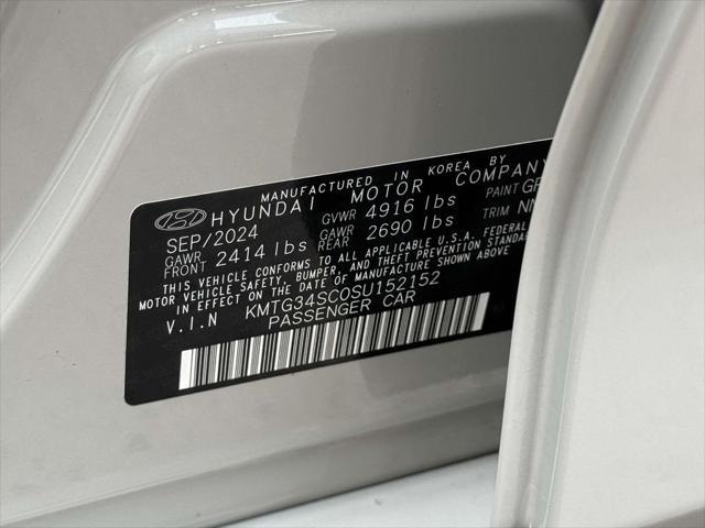Photo of 2025 Vatna Gray Genesis G70
