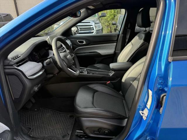 Photo of 2025 Hydro Blue Pearlcoat Jeep Compass