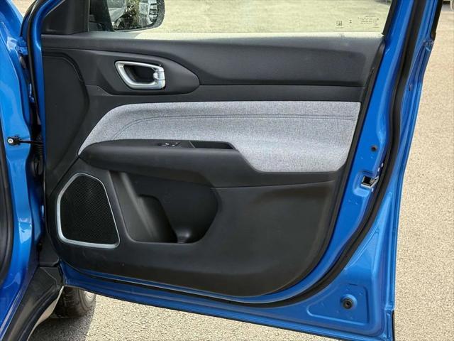 Photo of 2025 Hydro Blue Pearlcoat Jeep Compass