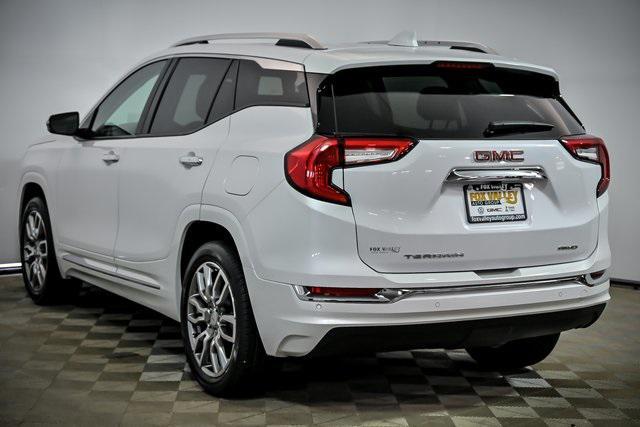 Photo of 2022 White Frost Tricoat GMC Terrain