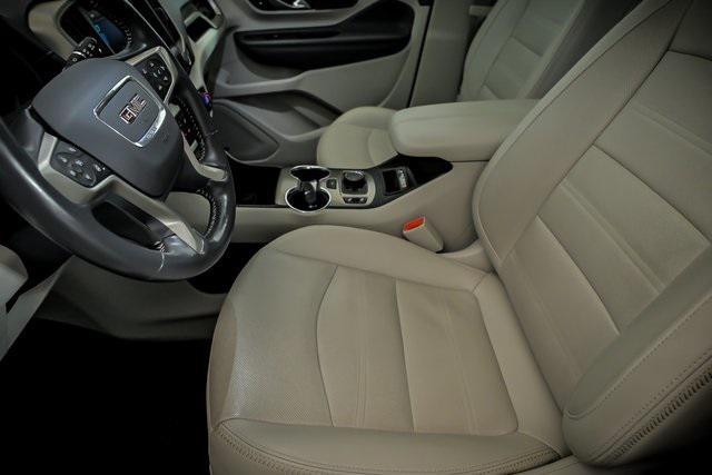Photo of 2022 White Frost Tricoat GMC Terrain