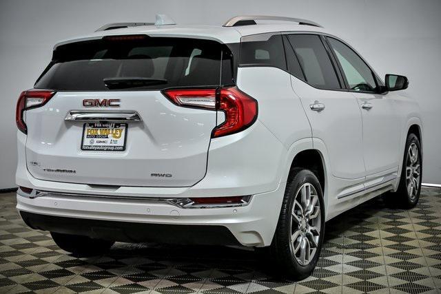 Photo of 2022 White Frost Tricoat GMC Terrain