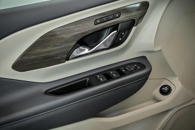 Photo of 2022 White Frost Tricoat GMC Terrain