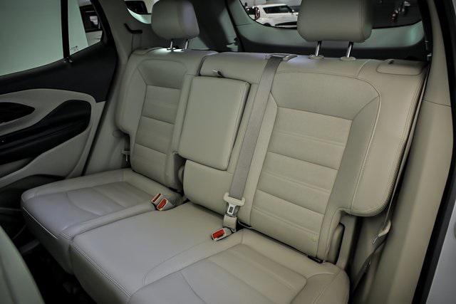 Photo of 2022 White Frost Tricoat GMC Terrain
