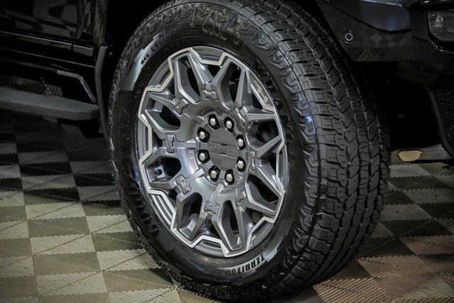 Photo of 2025 Void Black GMC HUMMER EV Pickup