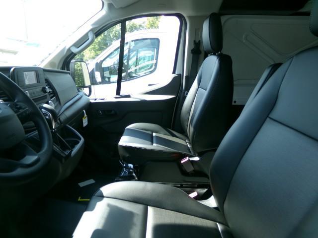 Photo of 2025 Oxford White Ford Transit-150