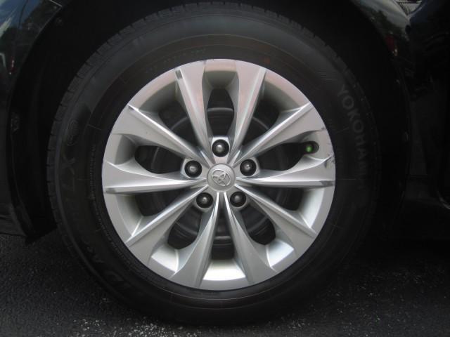 Photo of 2017 Midnight Black Metallic Toyota Camry Hybrid