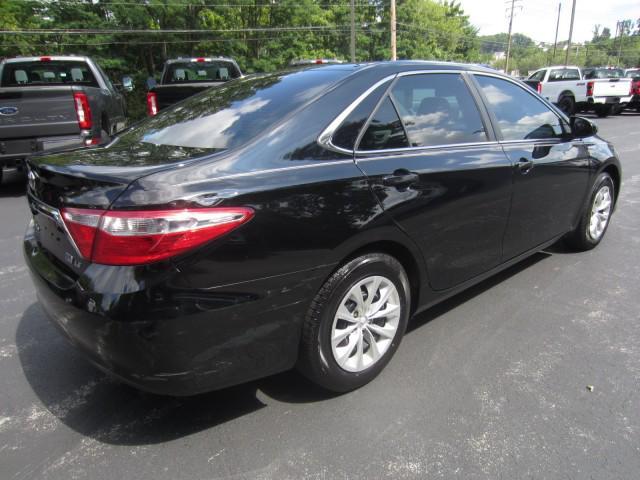 Photo of 2017 Midnight Black Metallic Toyota Camry Hybrid