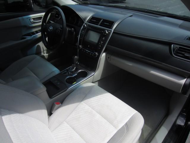 Photo of 2017 Midnight Black Metallic Toyota Camry Hybrid