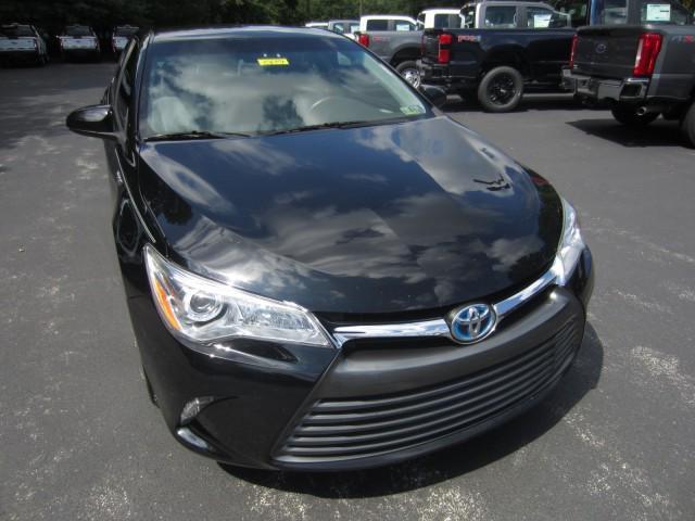 Photo of 2017 Midnight Black Metallic Toyota Camry Hybrid