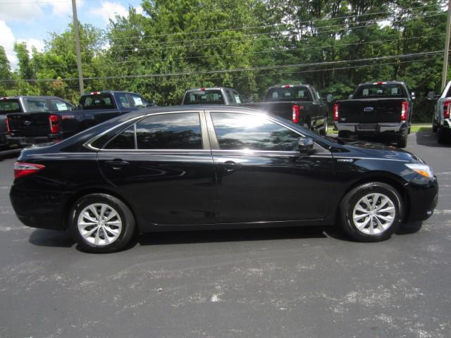 Photo of 2017 Midnight Black Metallic Toyota Camry Hybrid