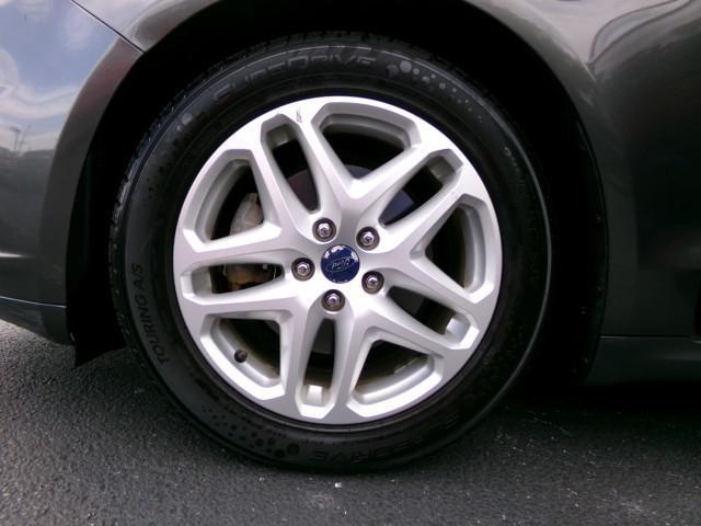 Photo of 2016 Magnetic Ford Fusion