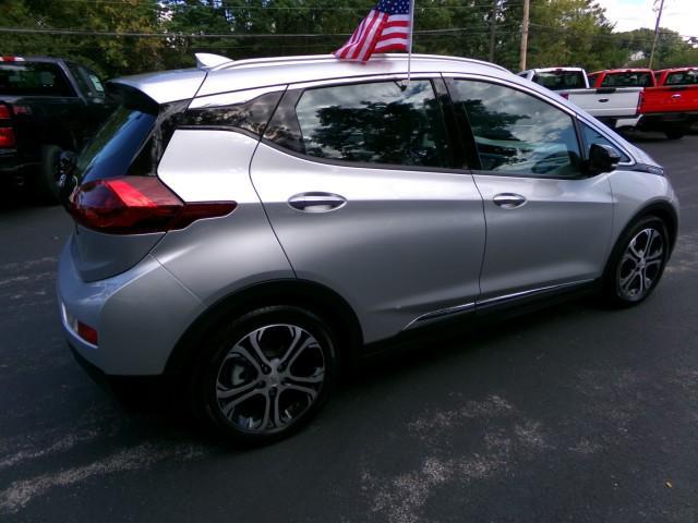 Photo of 2021 Silver Ice Metallic Chevrolet Bolt EV