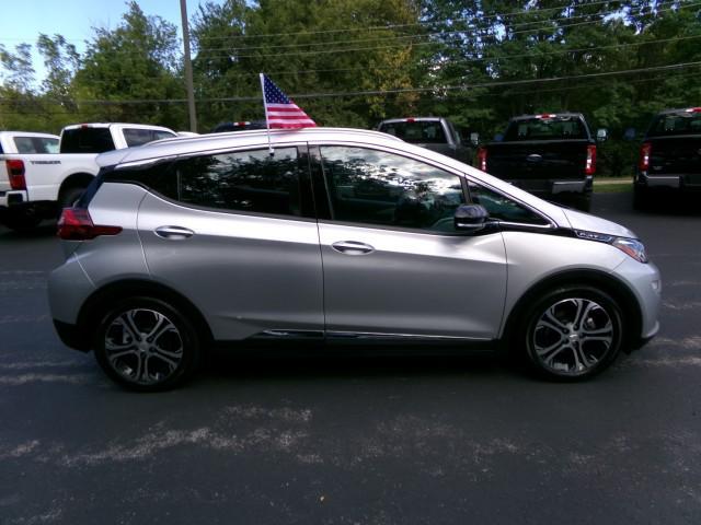 Photo of 2021 Silver Ice Metallic Chevrolet Bolt EV