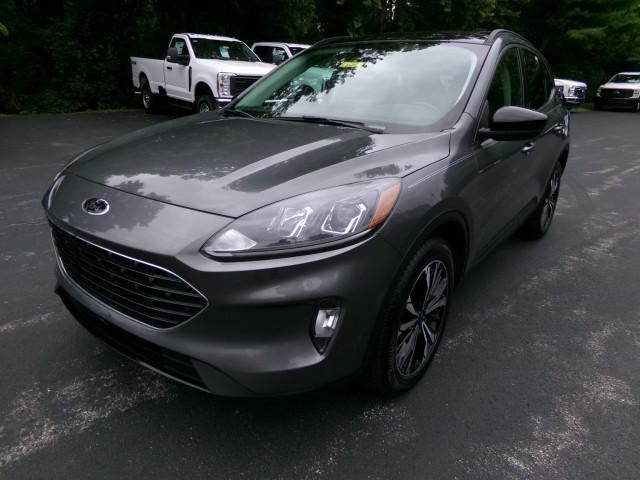 Photo of 2022 Carbonized Gray Metallic Ford Escape