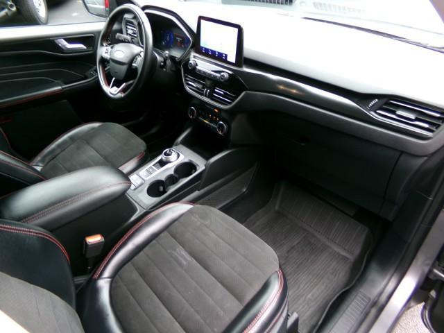 Photo of 2022 Carbonized Gray Metallic Ford Escape