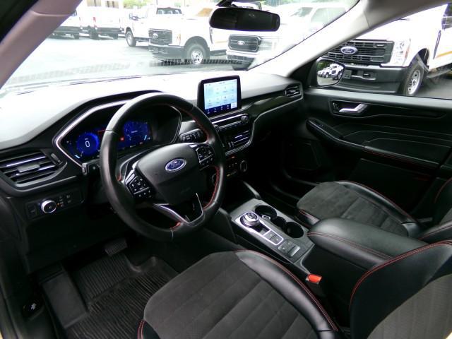 Photo of 2022 Carbonized Gray Metallic Ford Escape