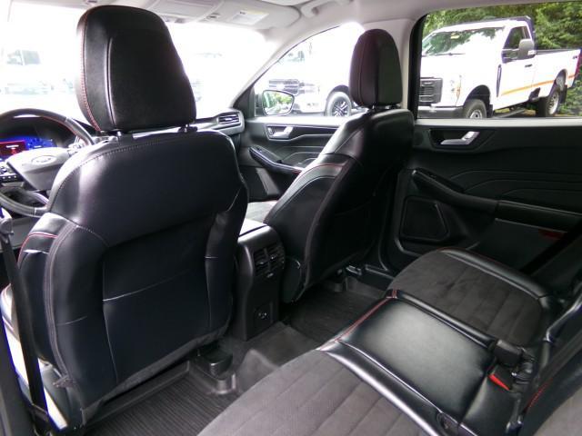Photo of 2022 Carbonized Gray Metallic Ford Escape