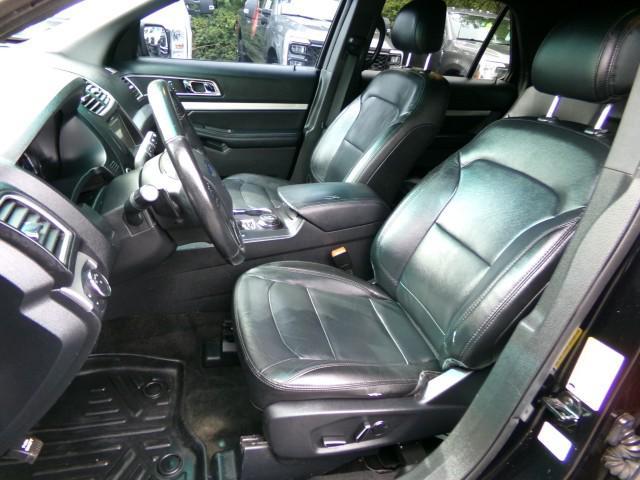 Photo of 2017 Shadow Black Ford Explorer