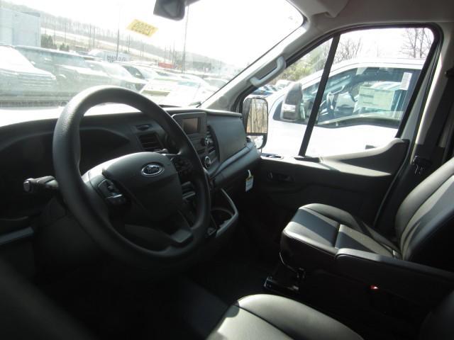 Photo of 2025 Oxford White Ford Transit-250
