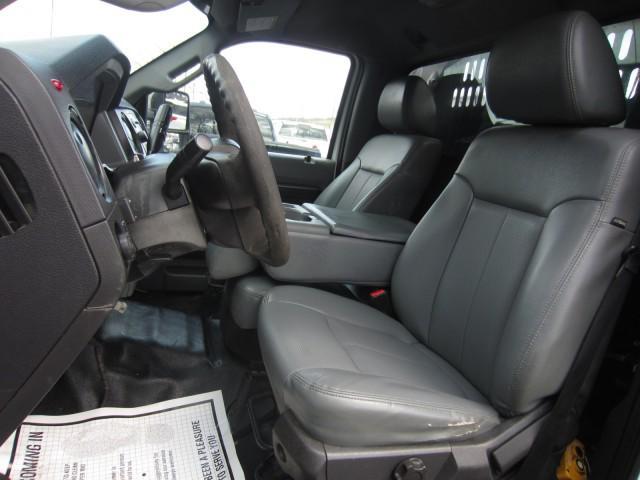 Photo of 2016 Oxford White Ford F-350
