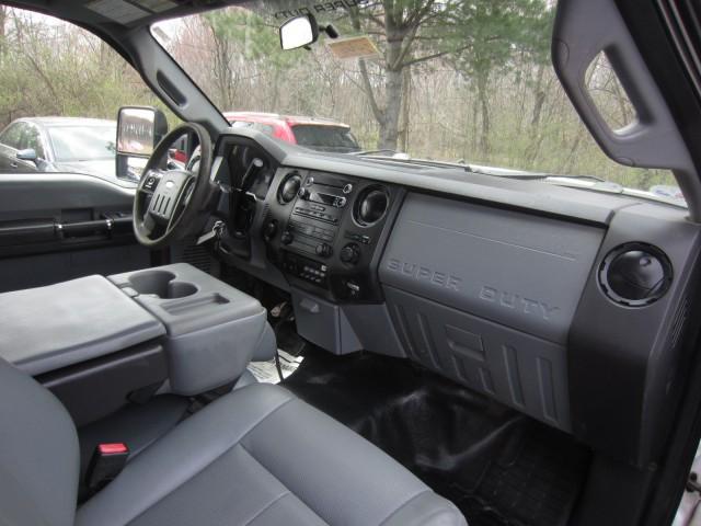 Photo of 2016 Oxford White Ford F-350