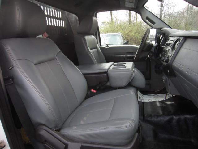 Photo of 2016 Oxford White Ford F-350