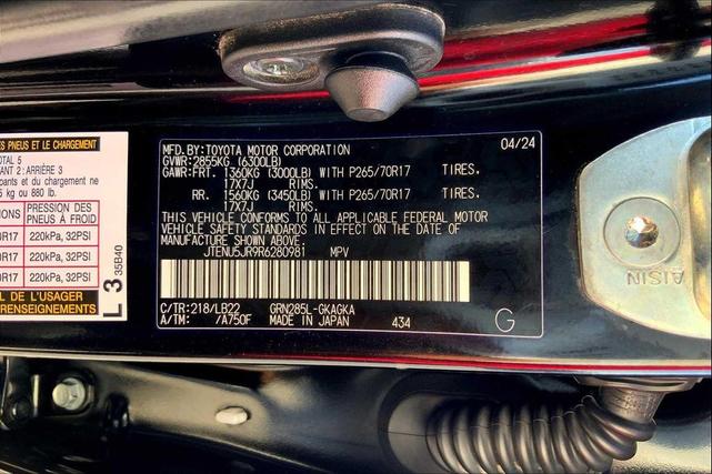 Photo of 2024 Midnight Black Metallic Toyota 4Runner