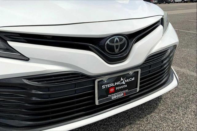 Photo of 2020 Super White Toyota Camry