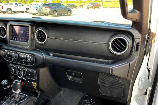 Photo of 2018 Bright White Clearcoat Jeep Wrangler Unlimited