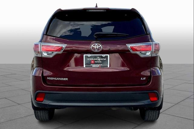 Photo of 2015 Ooh La La Rouge Mica Toyota Highlander