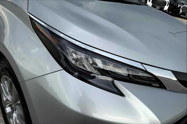 Photo of 2024 Celestial Silver Metallic Toyota Sienna