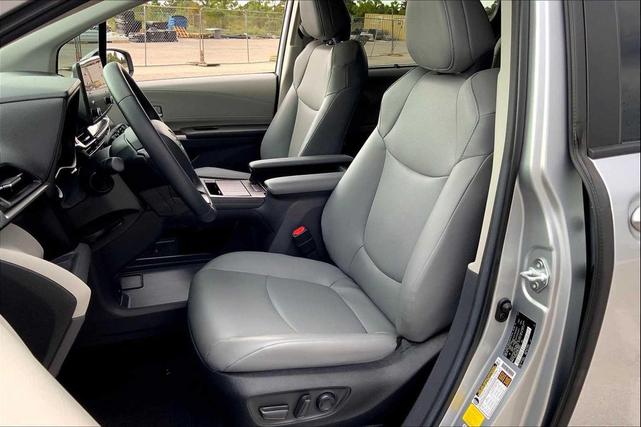 Photo of 2024 Celestial Silver Metallic Toyota Sienna