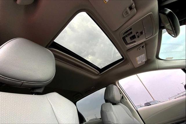 Photo of 2024 Celestial Silver Metallic Toyota Sienna