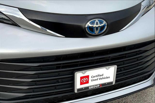 Photo of 2024 Celestial Silver Metallic Toyota Sienna