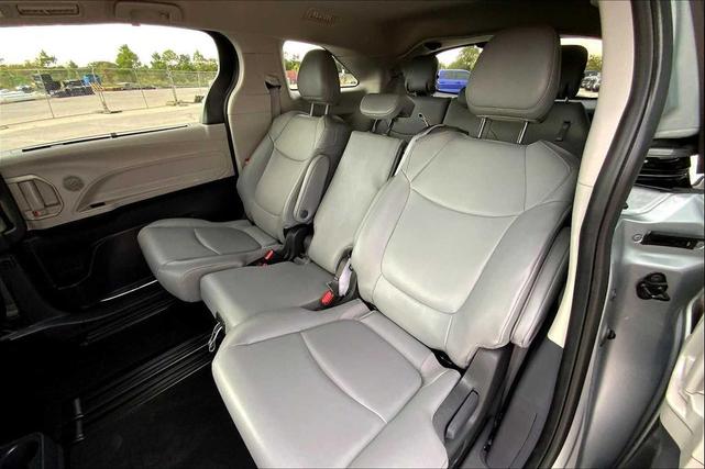 Photo of 2024 Celestial Silver Metallic Toyota Sienna