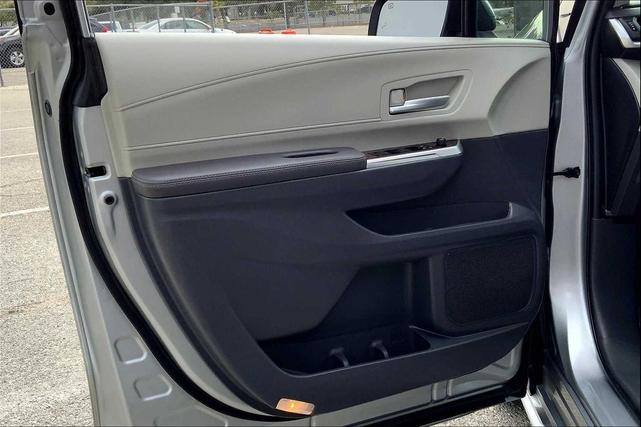 Photo of 2024 Celestial Silver Metallic Toyota Sienna