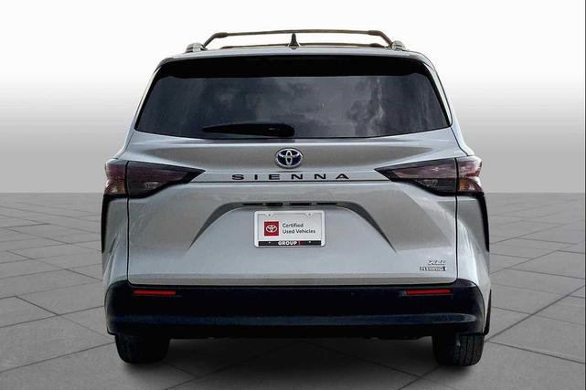Photo of 2024 Celestial Silver Metallic Toyota Sienna