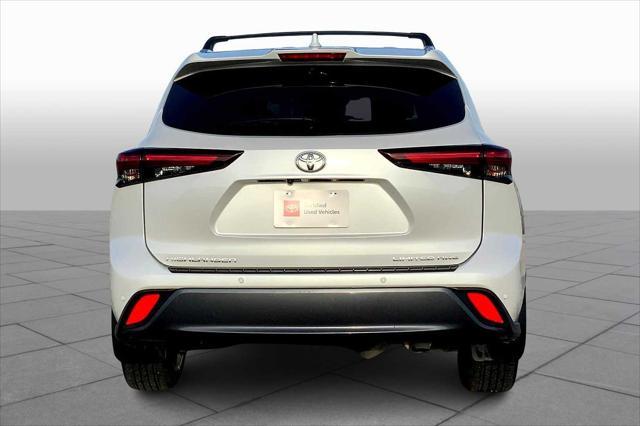 Photo of 2024 Wind Chill Pearl Toyota Highlander