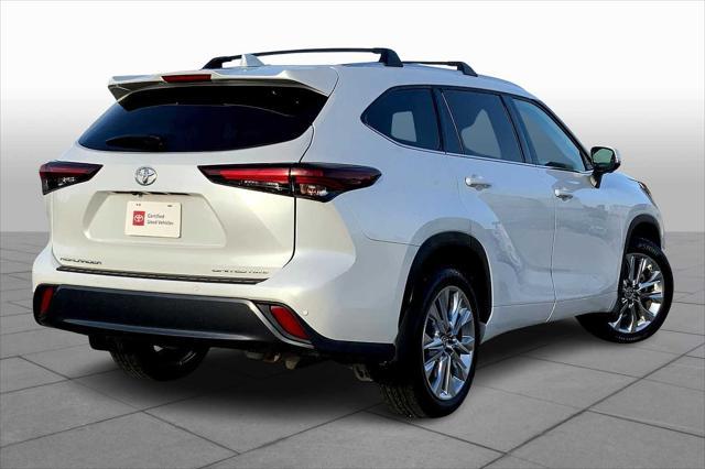 Photo of 2024 Wind Chill Pearl Toyota Highlander