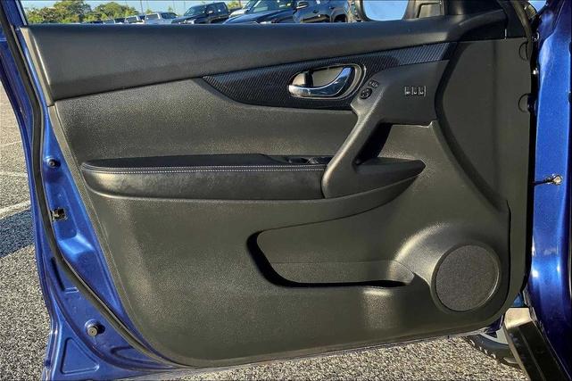 Photo of 2020 Caspian Blue Metallic Nissan Rogue