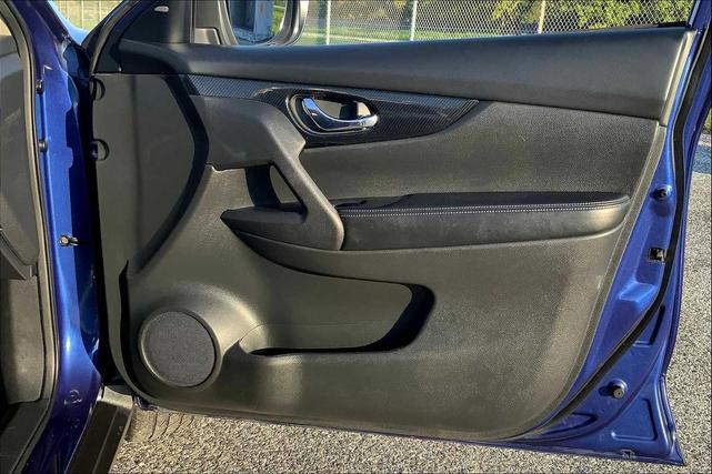 Photo of 2020 Caspian Blue Metallic Nissan Rogue