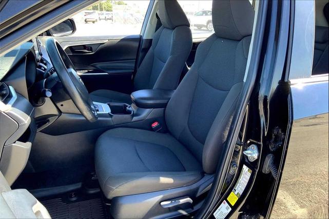 Photo of 2022 Midnight Black Metallic Toyota RAV4