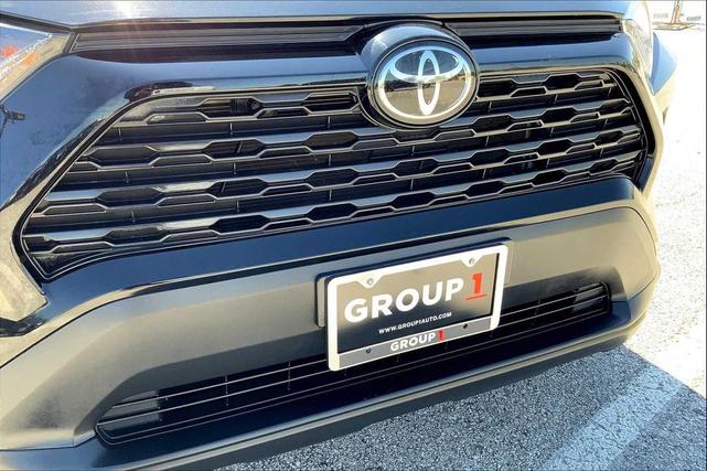 Photo of 2022 Midnight Black Metallic Toyota RAV4