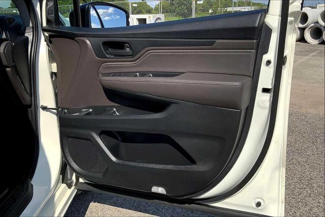 Photo of 2019 White Diamond Pearl Honda Odyssey