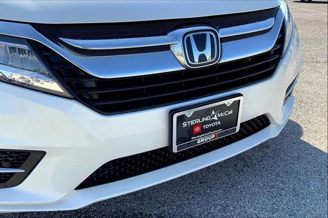 Photo of 2019 White Diamond Pearl Honda Odyssey