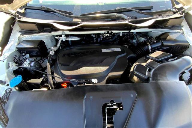 Photo of 2019 White Diamond Pearl Honda Odyssey